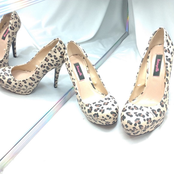 Betsey Johnson Betseyville Leopard print 8 - Picture 1 of 2